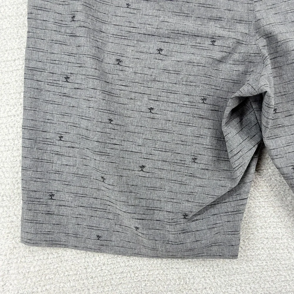Travis Mathew Golf Shorts Mens 38 Gray Palm Tree Stretch Performance Lightweight